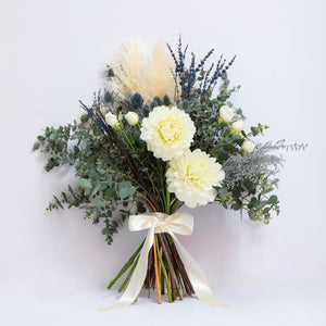 ホワイト&ブルーとドライフラワーのロングクラッチ