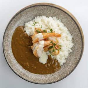 コナコーヒーのナチュラルカレーとガーリックシュリンプの優しいハーモニー