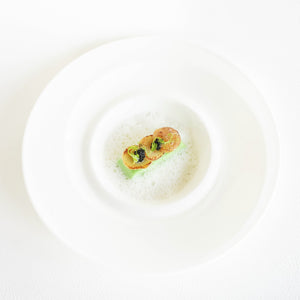 エンドウ豆とキャビア パルメザンソースと共に