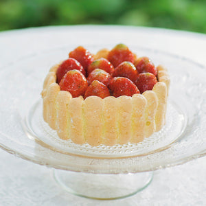 ウエディングケーキ(ストロベリー)