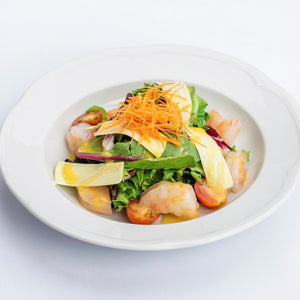 ローカルアイランドフレッシュグリーンサラダ  ハートオブパーム、エビのポシェ、  リリコイセサミヴィネグレッドドレッシング添え