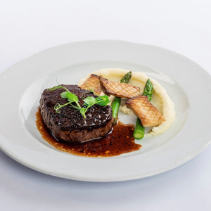 テンダーロイン  燻製ポテトピューレ、ハマクアマッシュルーム添え  レッドワインデミグラスソース