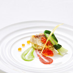 沖縄県産鮮魚の泡盛蒸し 山葵のリゾット 二色の海藻のソース
