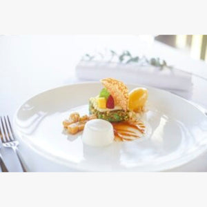 ココナッツのパンナコッタ パイナップルコンフィ まろやかなピスタチオのアイスクリーム