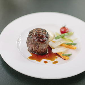 牛フィレ肉ステーキ お野菜を添えて