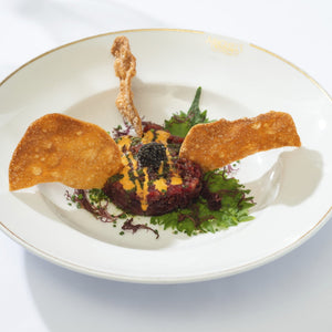 新鮮なアヒのタルタル キャビア添え