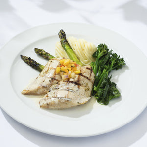 ハワイ近海でとれた本日の鮮魚 白ワインソース 季節の野菜とマッシュポテト(メインは肉料理か魚料理いずれかを利用日40日前までに選択してください。)