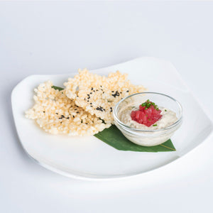 カハラホテルシグニチャーのアヒディップ ライスクラッカー添え