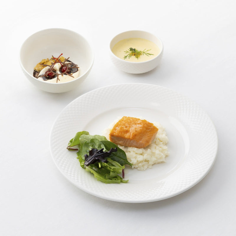 クリーミーコーンスープ＋サーモンのオーブン焼き＋チョコレートソース付バニラアイスクリーム