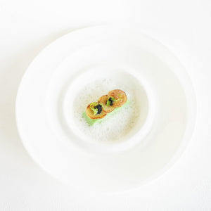 エンドウ豆とキャビア パルメザンソースと共に