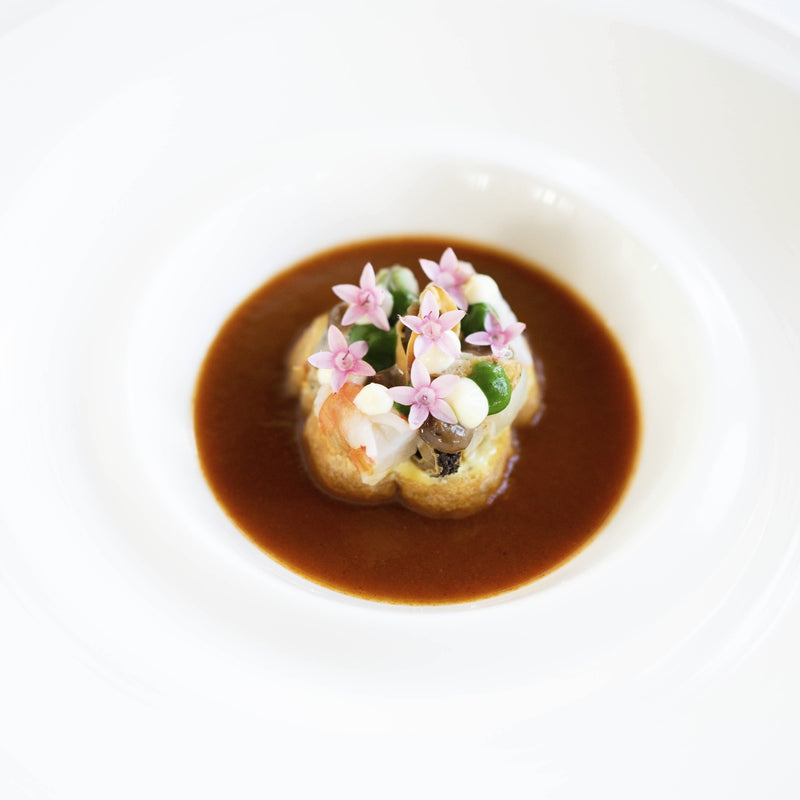 季節の魚のサフランスープ