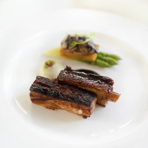 牛肉のバジル焼きとグリルポークリブ ポテトピュレとお野菜を添えて