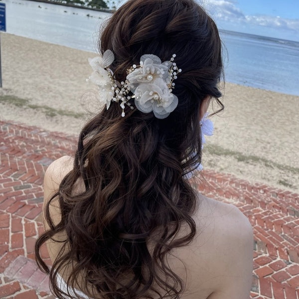 ヘアメイクアーティスト：Junko
