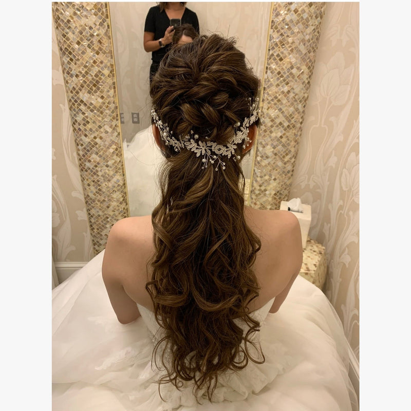 ヘアメイクアーティスト：Junko