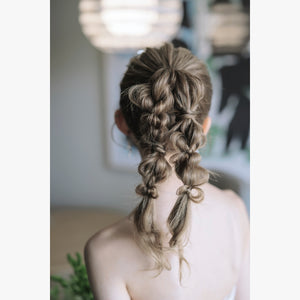 ヘアメイクアーティスト：Saori