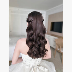 ヘアメイクアーティスト：Saori