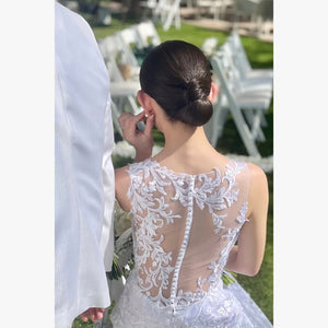 ヘアメイクアーティスト：Saori