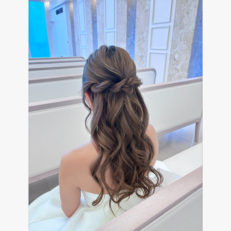 ヘアメイクアーティスト：Rin
