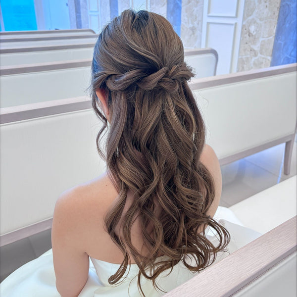 ヘアメイクアーティスト：Rin