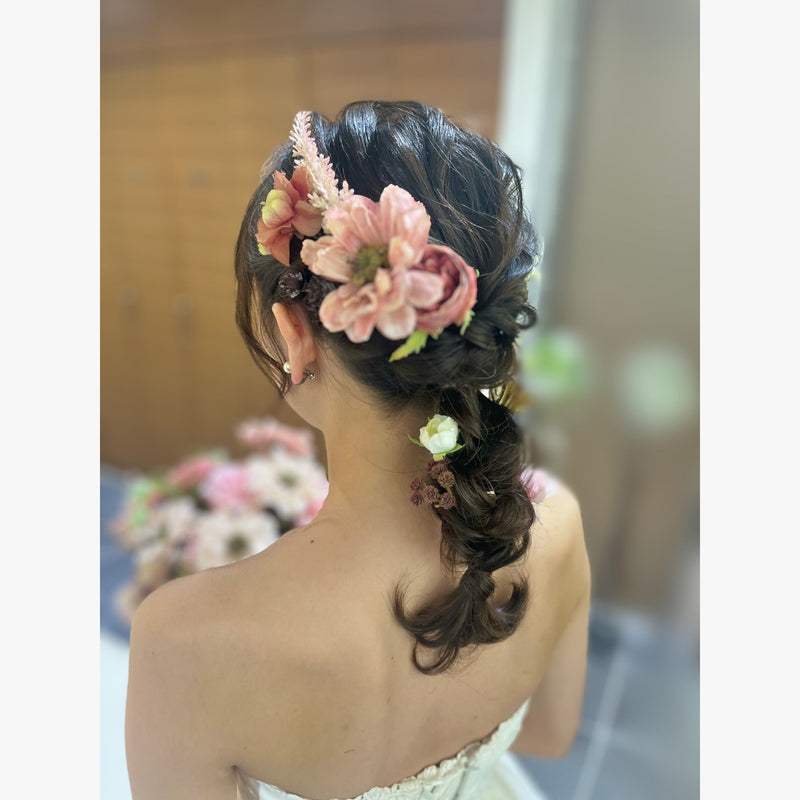 ヘアメイクアーティスト：Yui